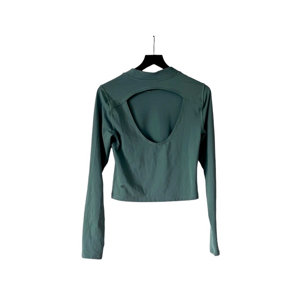 Athleta Shanti Mock Neck, Fitted, Cropped Long Sleeve Performance Top - Picture 2 of 13